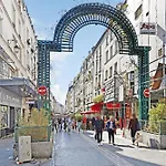 Pick A Flat\'S Apartment On Rue Montorgueil